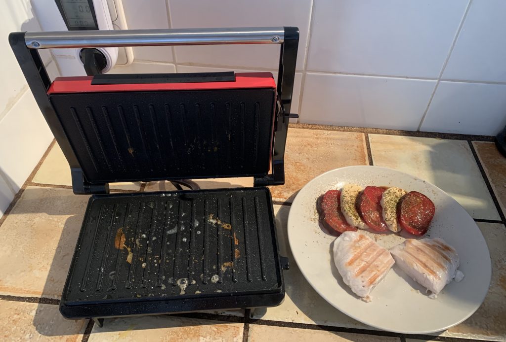 Aigostar 300000HHH Kontaktgrill mit 5-Minuten-Grillgut