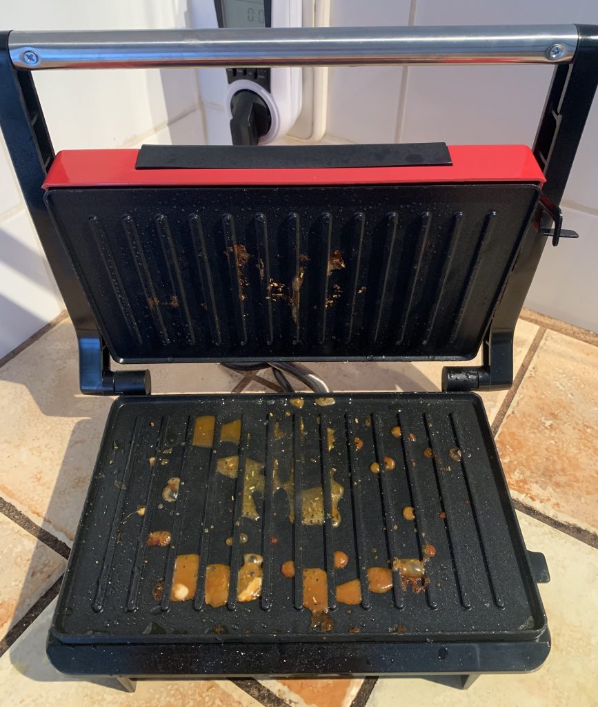 Aigostar 300000HHH Kontaktgrill nach der Verwendung