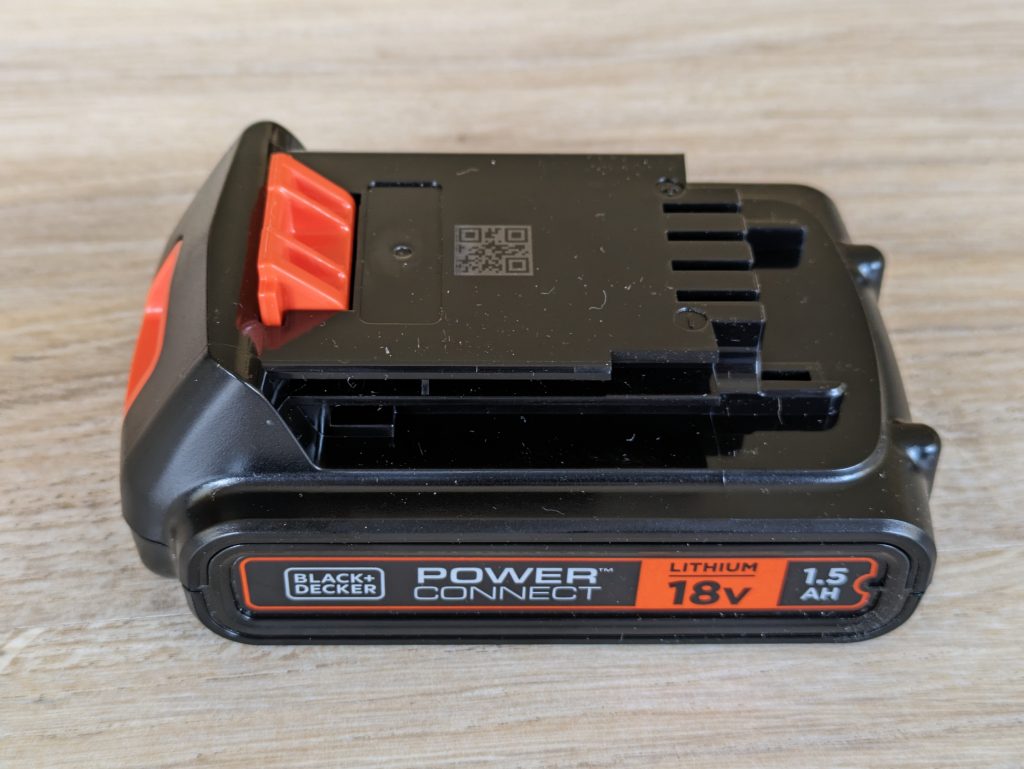 Akku des Black+Decker ‎BDCDC18 Akku-Bohrschraubers von der Seite