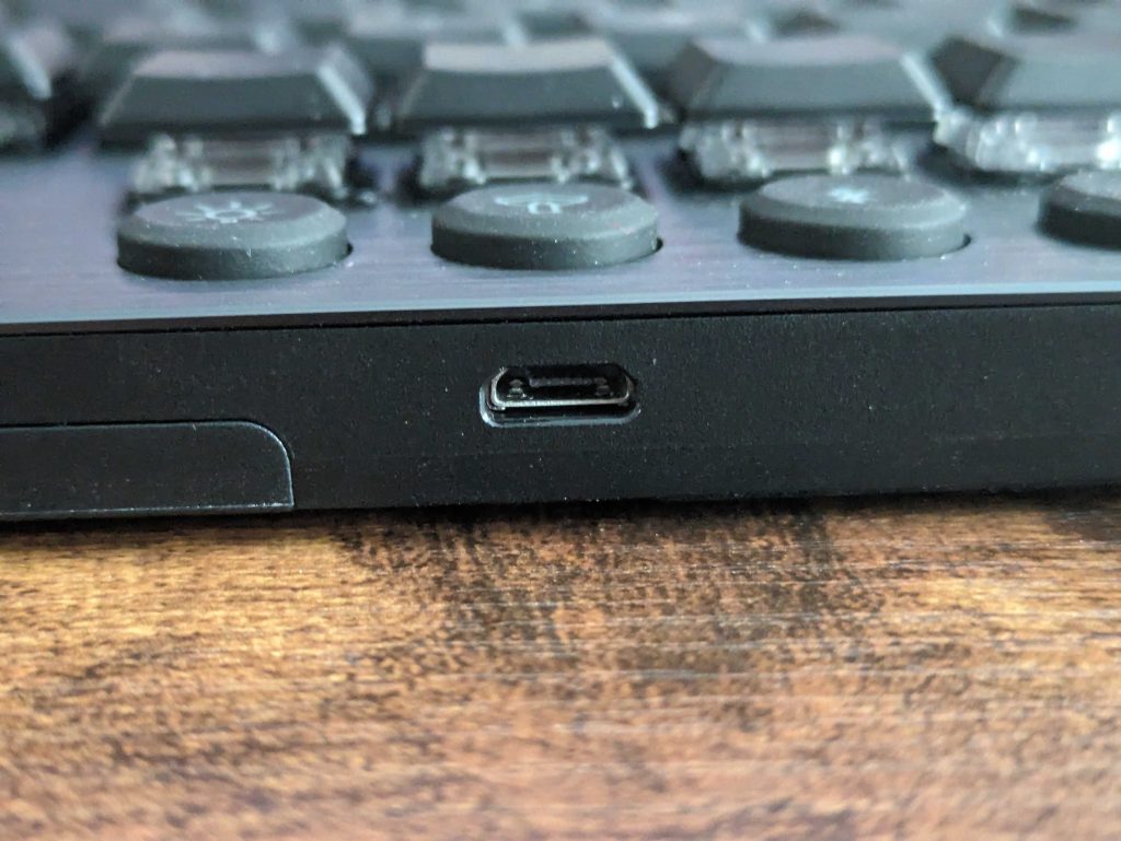 Anschluss der Logitech G915 LIGHTSPEED TKL Gaming-Tastatur