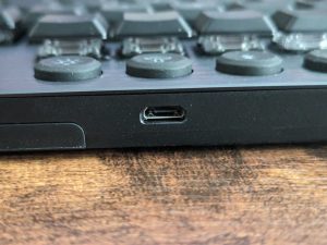 Anschluss der Logitech G915 LIGHTSPEED TKL Gaming-Tastatur