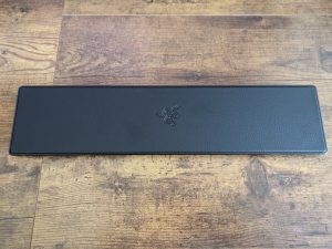 Auflage der Razer Huntsman V3 Pro Tenkeyless Gaming-Tastatur von oben