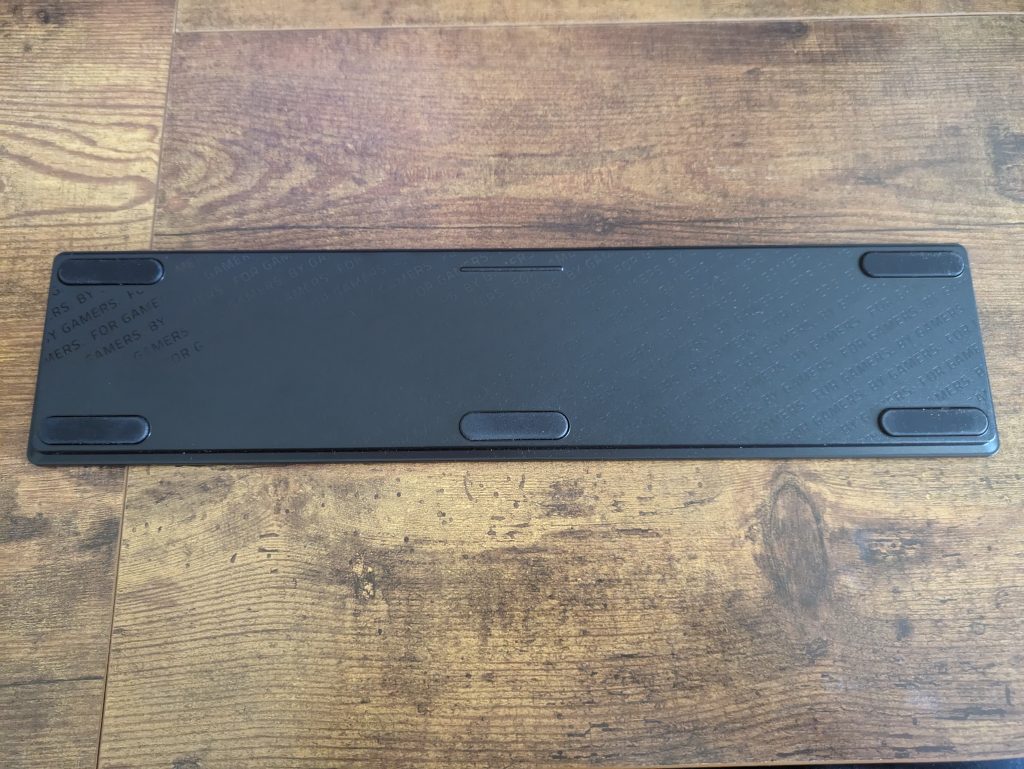 Auflage der Razer Huntsman V3 Pro Tenkeyless Gaming-Tastatur von unten