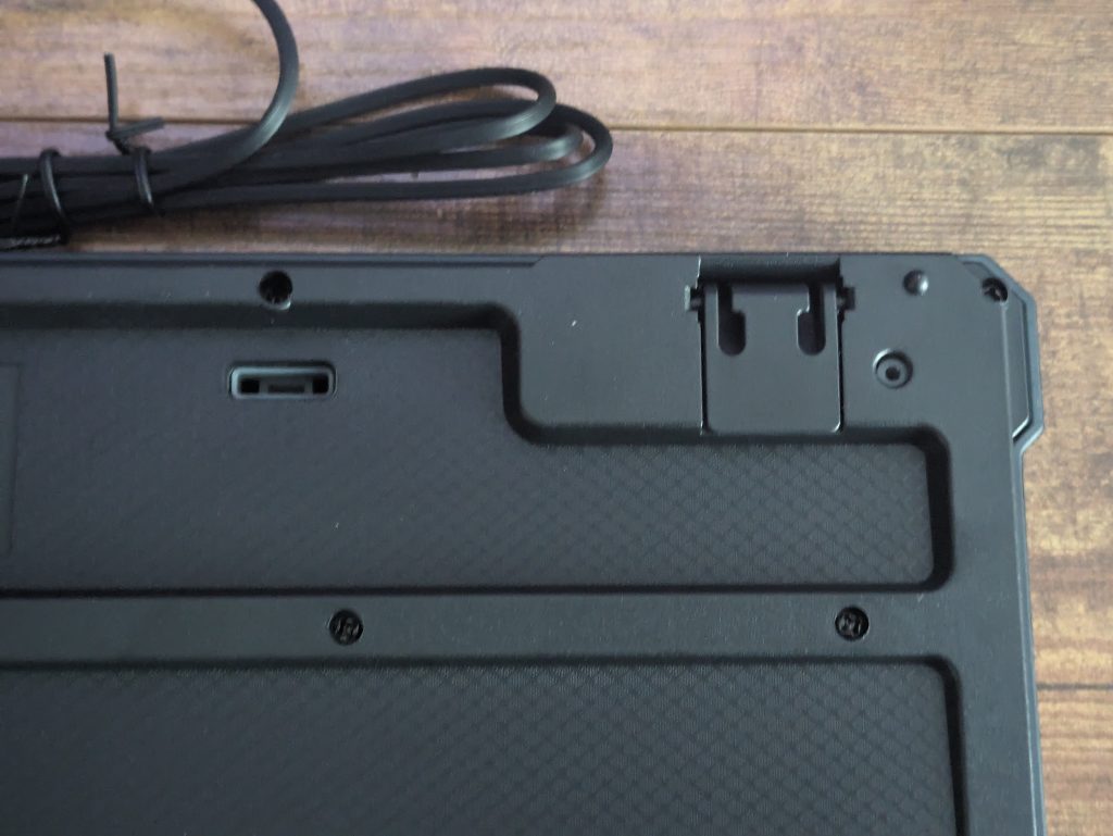 Aufsteller der KLIM Chroma Gaming-Tastatur