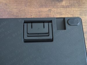 Aufsteller der Razer Huntsman V3 Pro Tenkeyless Gaming-Tastatur