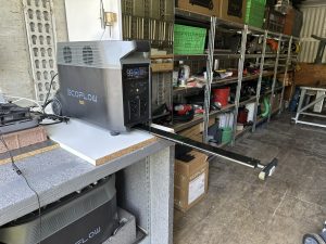 Ausgezogener Griff der EcoFlow DELTA Pro Powerstation