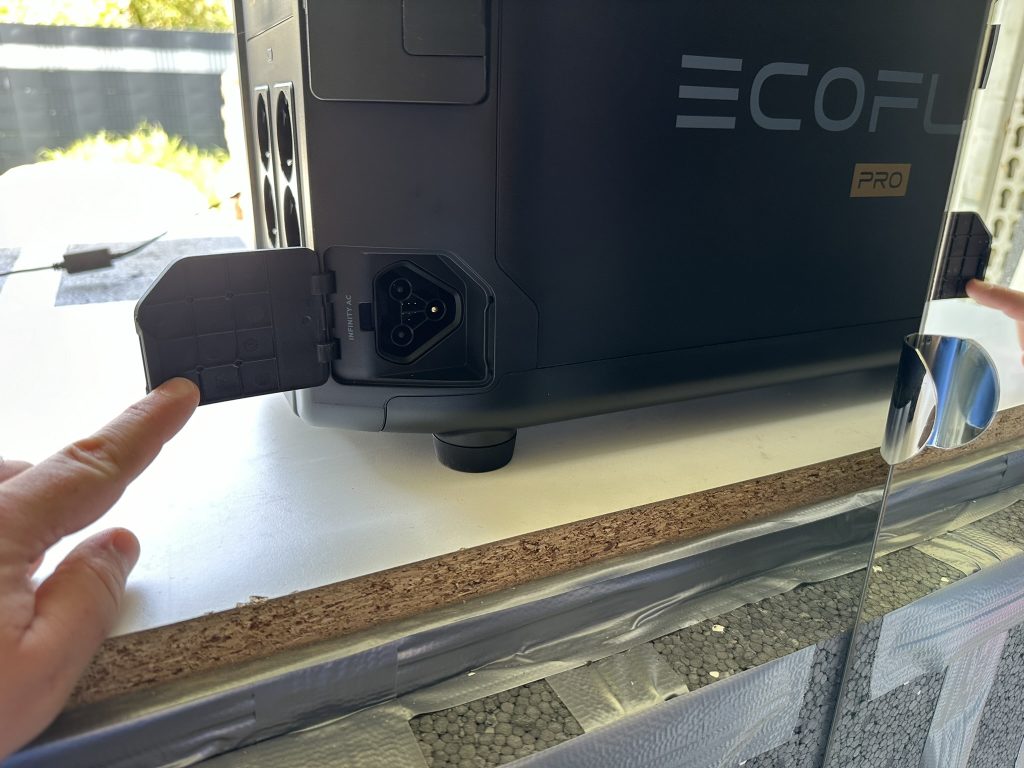 Autoladeanschluss der EcoFlow DELTA Pro Powerstation