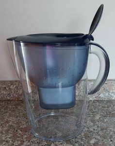 BRITA Marella XL Wasserfilter-Kanne Deckel geöffnet