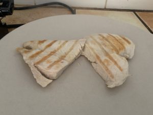 Bestron APM123W Kontaktgrill Hähnchenfilet nach 5 Minuten Grillzeit