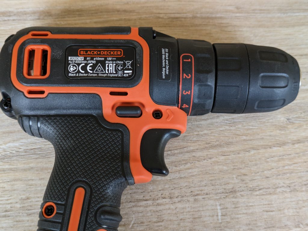 Black+Decker ‎BDCDC18 Akku-Bohrschrauber in der Nahansicht