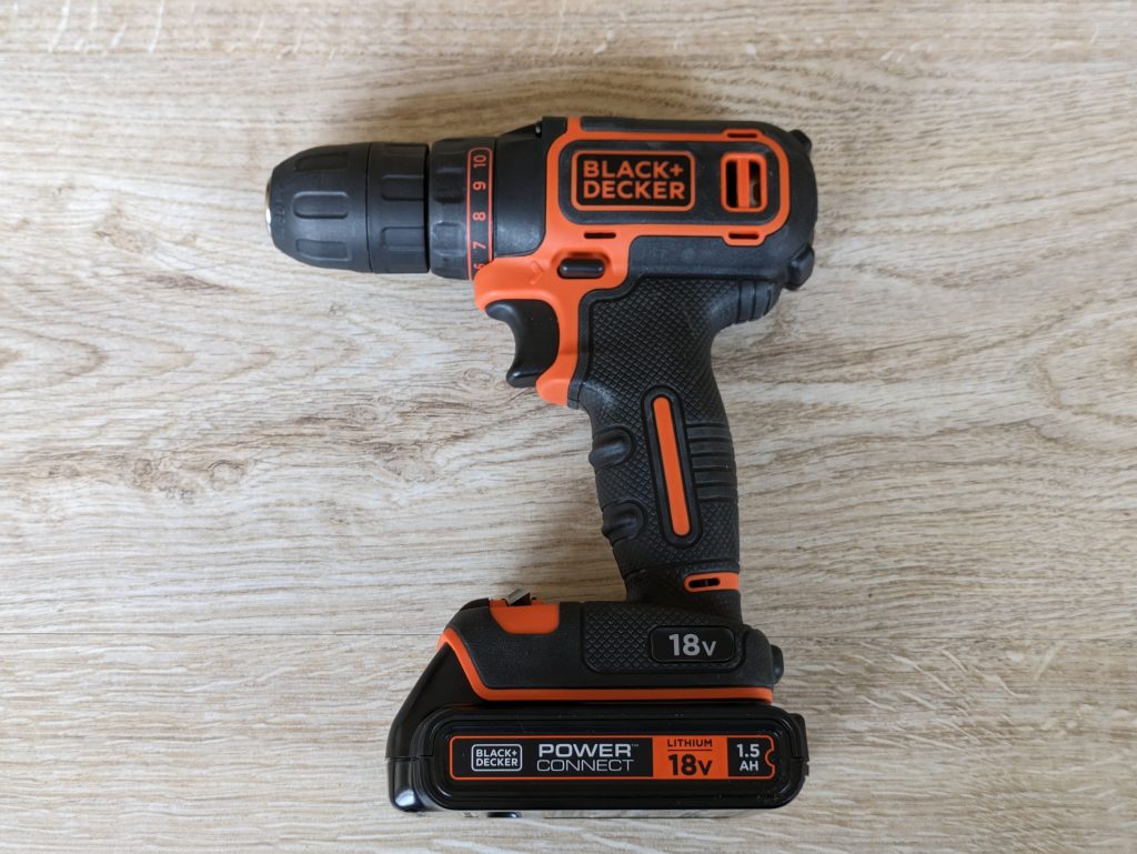 Black+Decker ‎BDCDC18 Akku-Bohrschrauber von links
