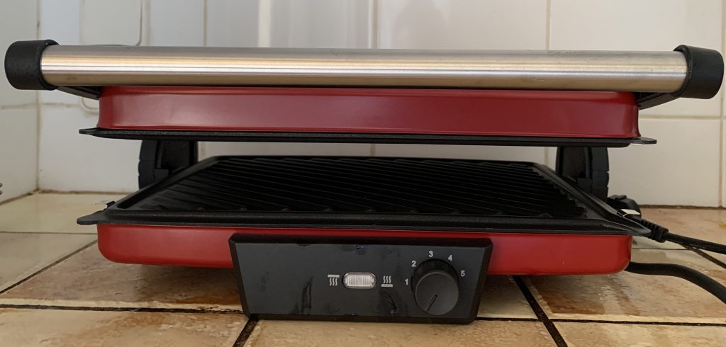 Bosch TCG4104 3-in1-Kontaktgrill von vorne mit höchster Deckelposition