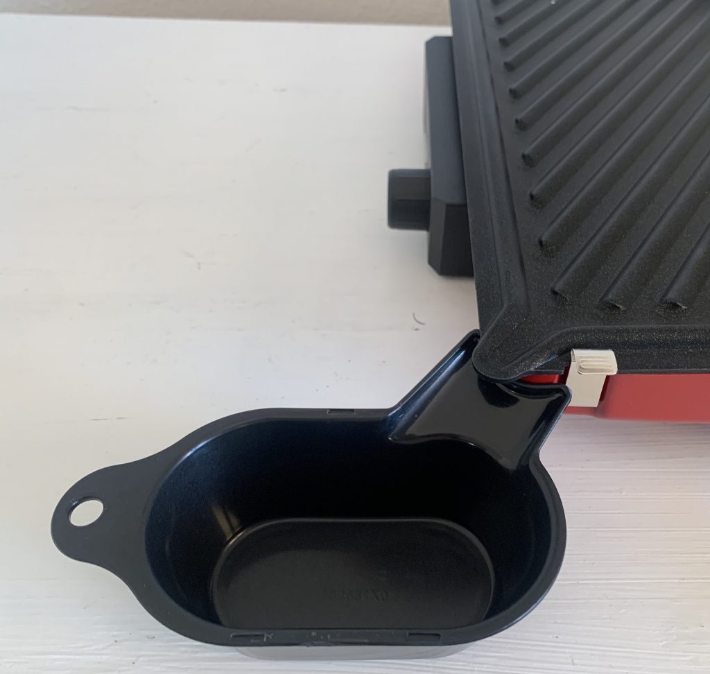 Bosch TCG4104 Kontaktgrill Nahaufnahme Fettauffangschale