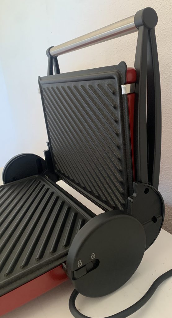 Bosch TCG4104 Kontaktgrill Schrägansicht