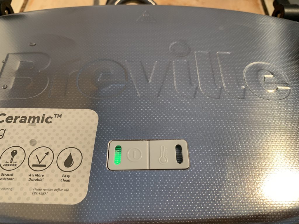 Breville VST071X Sandwichmaker beim Aufheizen