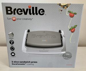 Breville VST071X Sandwichmaker im Karton von vorne