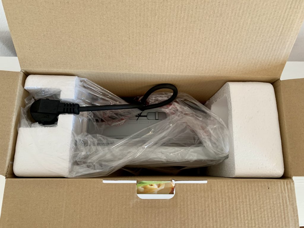 Breville VST071X Sandwichmaker im geöffneten Karton von oben