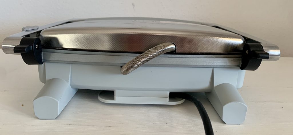 Breville VST071X Sandwichmaker von hinten mit Blick auf die Heizspirale