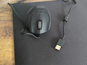 Cooler Master MM720 Gaming-Maus mit Kabelanschluss