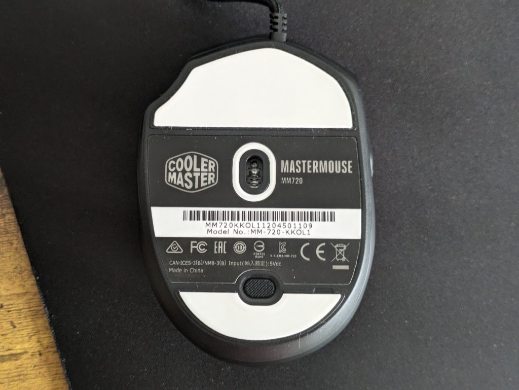 Cooler Master MM720 Gaming-Maus von unten