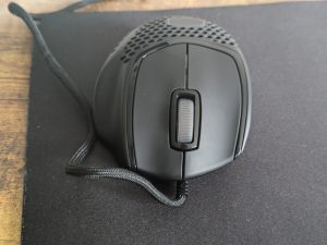 Cooler Master MM720 Gaming-Maus von vorne (2)