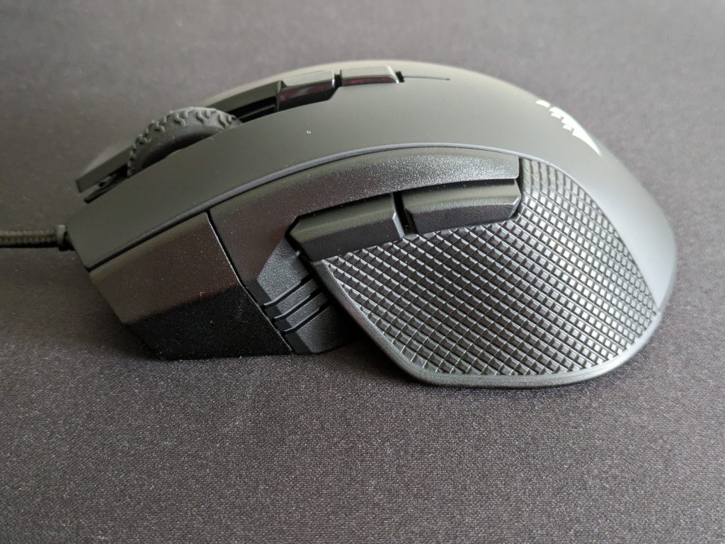 Corsair IRONCLAW Gaming-Maus von der rechten Seite