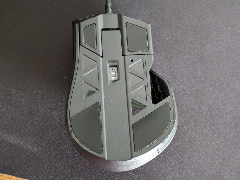 Corsair IRONCLAW Gaming-Maus von unten ohne Folie