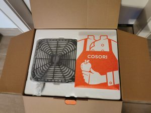 Cosori Turboblaze Heißluftfritteuse Verpackung geöffnet