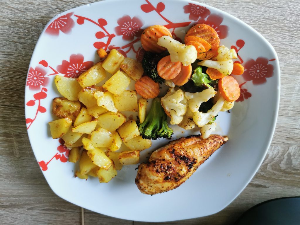 Cosori Turboblaze Heißluftfritteuse ganze Mahlzeit
