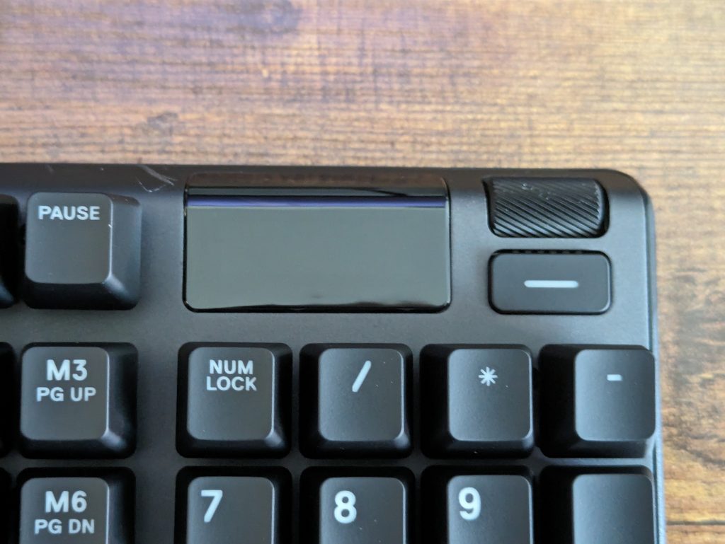 Deaktiviertes OLED-Display der SteelSeries Apex Pro HyperMagnetic Gaming-Tastatur