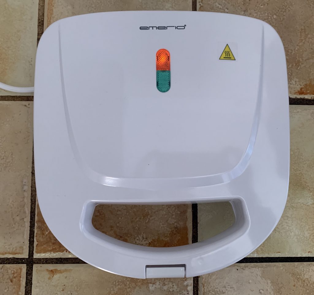 Emerio ST-109724.3 Sandwichmaker beim Aufheizen