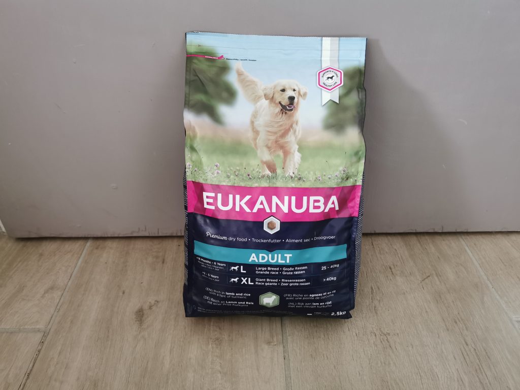 Eukanuba Adult Hundetrockenfutter Beutel von vorn