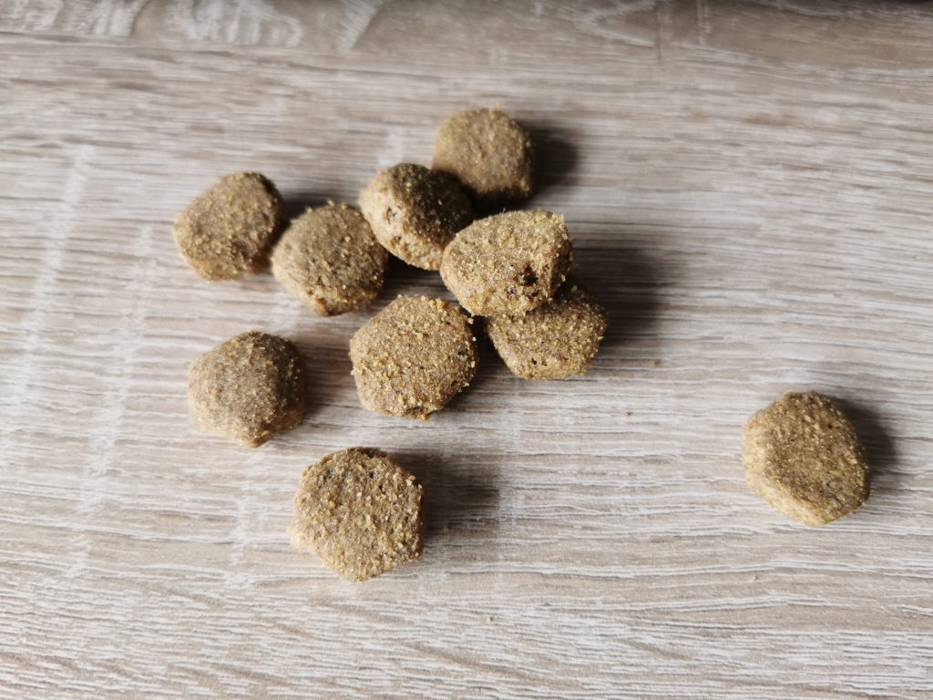 Eukanuba Adult Hundetrockenfutter Kroketten Detail
