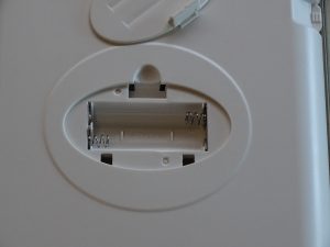 Fate to Fate Küchenwaage Batteriefach offen