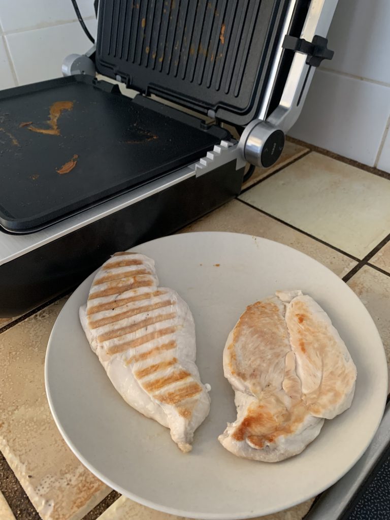 GASTROBACK® 42537 Design BBQ Pro Kontaktgrill 5-Minuten-Hähnchen