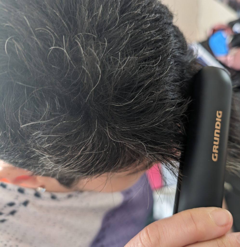 GRUNDIG Naturashine HS 7030 Glätteisen Test