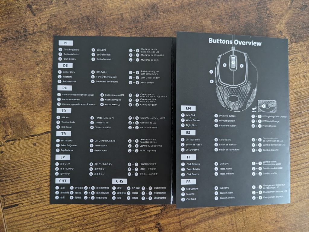Geöffnete Anleitung der Cooler Master MM720 Gaming-Maus
