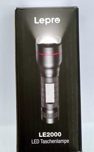 Lepro LE2000 Taschenlampe in der Verpackung