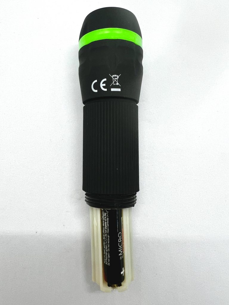 Mini-LED-Taschenlampe Zoom Flashlight von HyCell mit Batterieeinheit