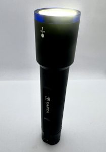 VARTA F40 NIGHT CUTTER Taschenlampe im Leuchtmodus