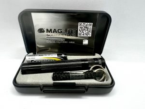 MagLite J3A012 Solitaire LED Taschenlampe in der Verpackung