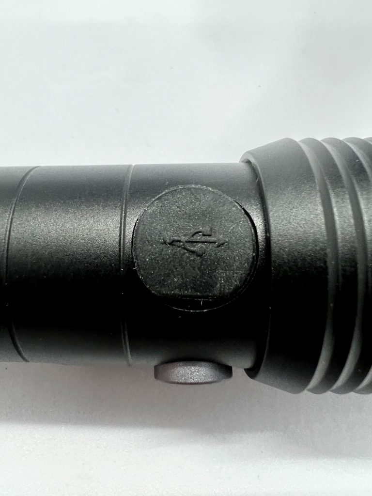 Ledlenser MT14 LED Taschenlampe Ladeport