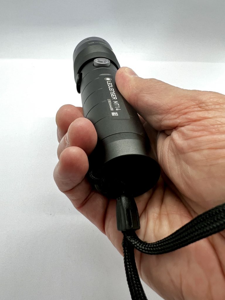Ledlenser MT14 LED Taschenlampe mit Handschlaufe