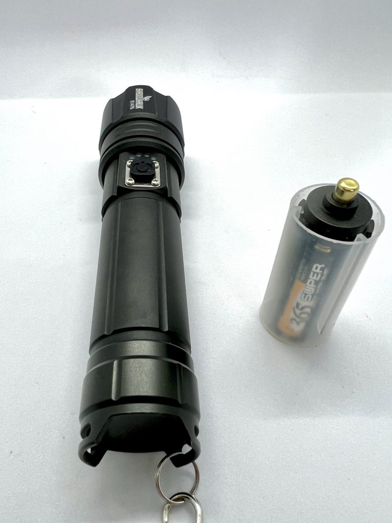 Shadowhawk DE-FR-S1476 Taschenlampe mit Batteriefach