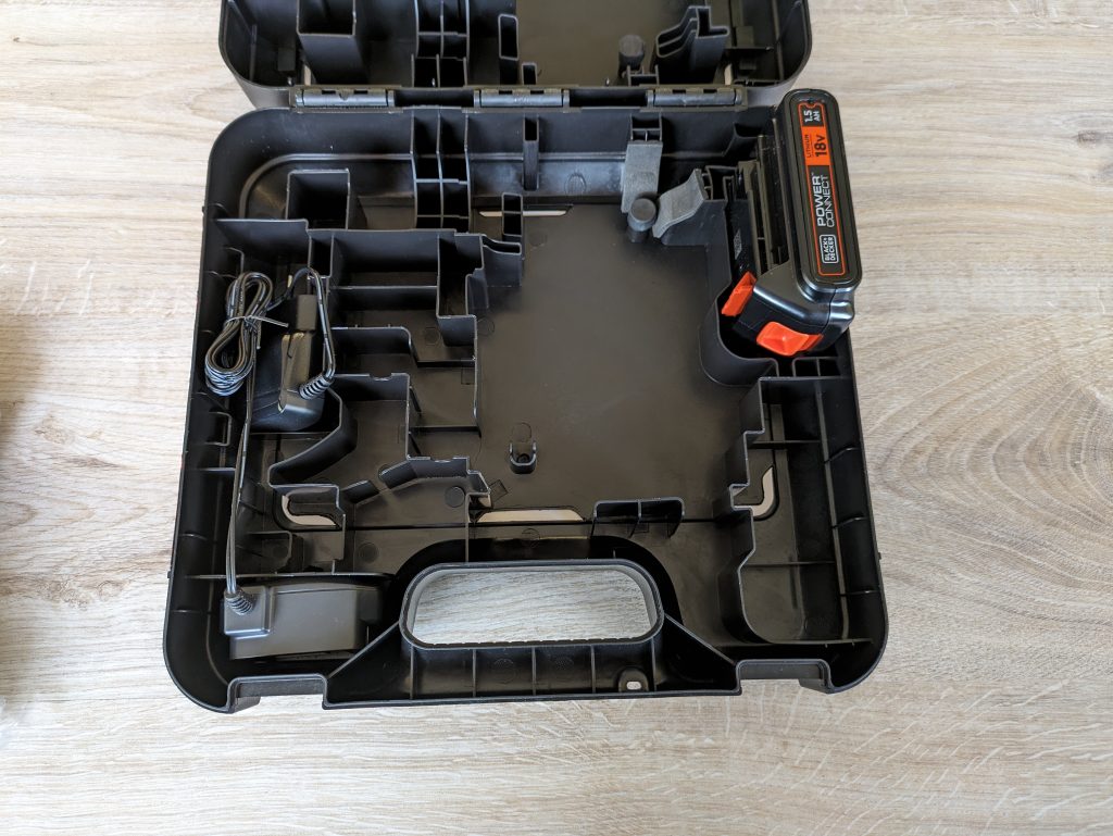 Koffer des Black+Decker ‎BDCDC18 Akku-Bohrschraubers geöffnet
