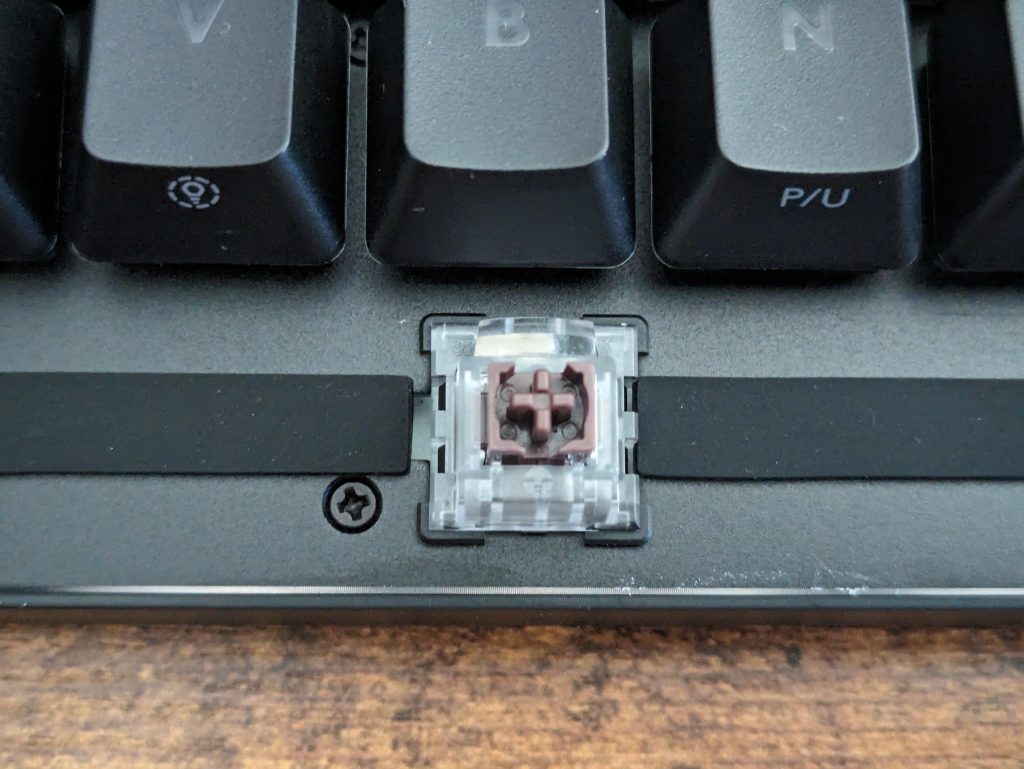 Leertaste der Logitech G PRO X 60 LIGHTSPEED Gaming-Tastatur ohne Tastenkappe und ohne Beleuchtung