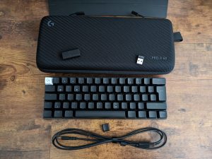 Lieferumfang der Logitech G PRO X 60 LIGHTSPEED Gaming-Tastatur