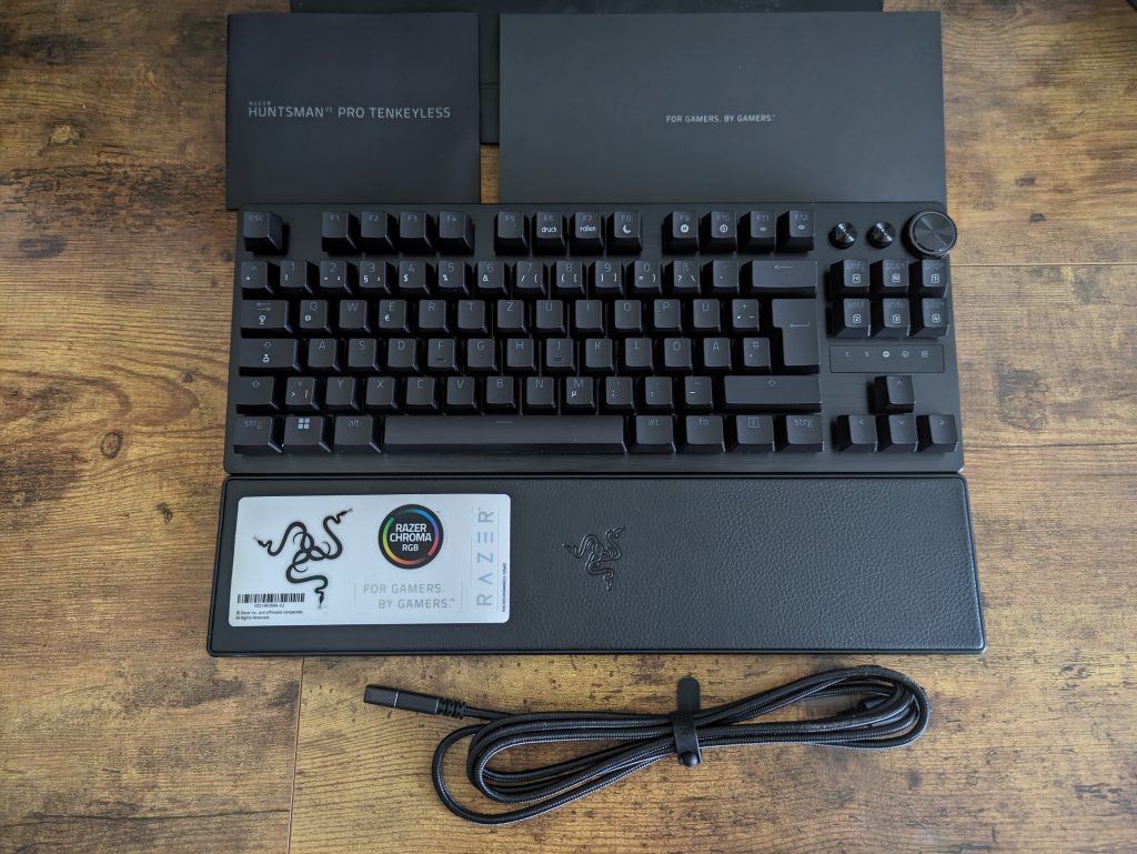 Lieferumfang der Razer Huntsman V3 Pro Tenkeyless Gaming-Tastatur