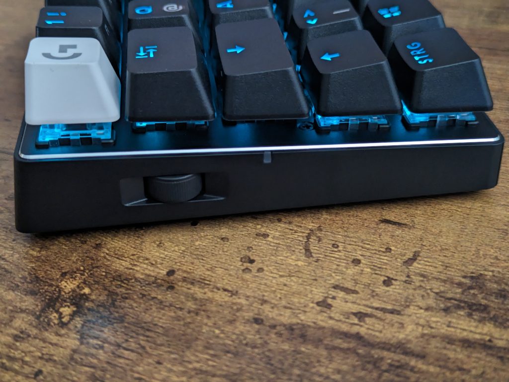 Linke Seite der Logitech G PRO X 60 LIGHTSPEED Gaming-Tastatur