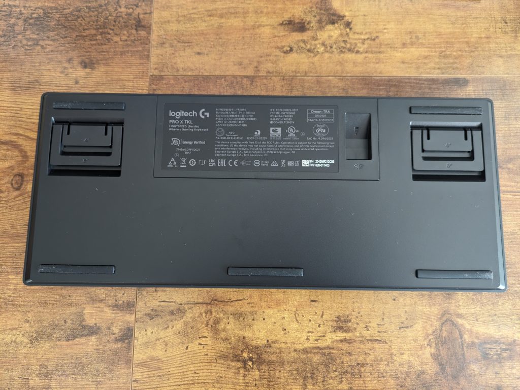 Logitech G PRO X TKL LIGHTSPEED Gaming-Tastatur von hinten